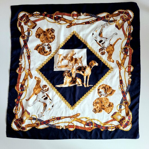 Accessories - Scarf with dogs theme.